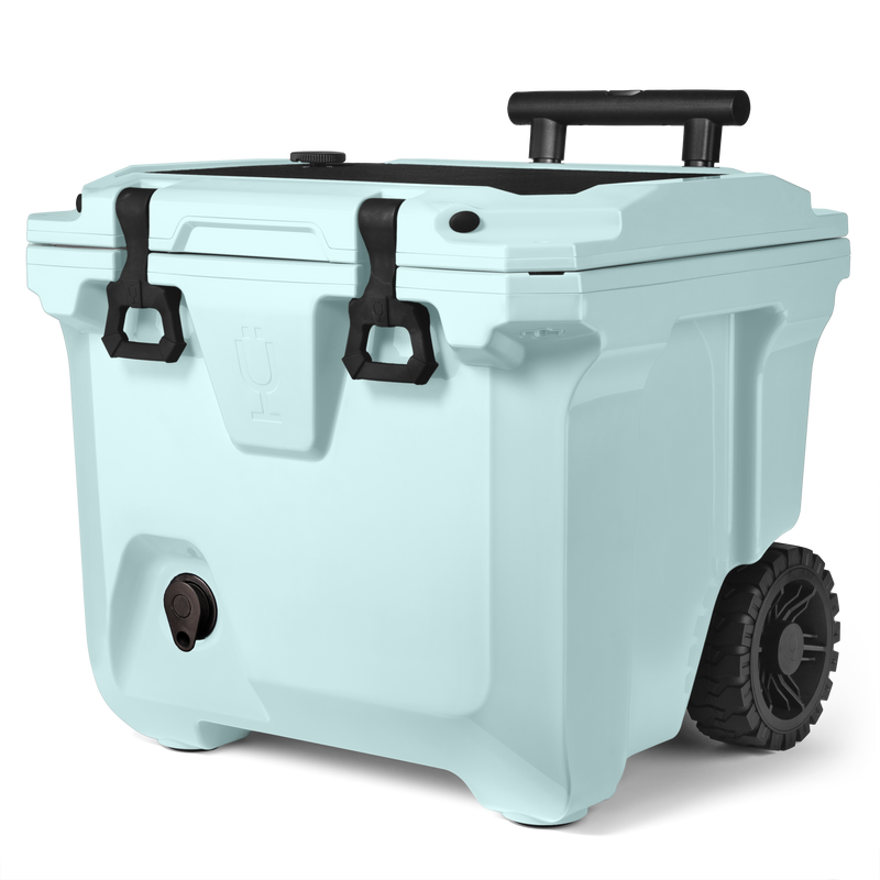 Br Tank 35-Quart Rolling Cooler | Blue Agave - Chilled Beach